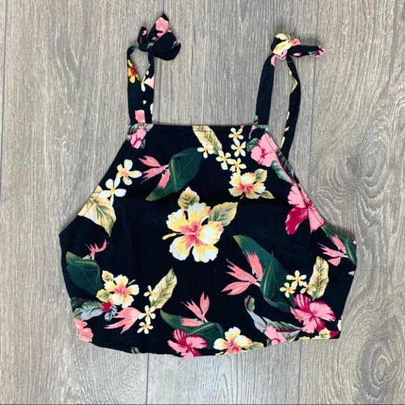 Forever 21 Floral Print Top Blouse Tie Shoulder Strap Cropped Black Size Medium - Picture 7 of 16